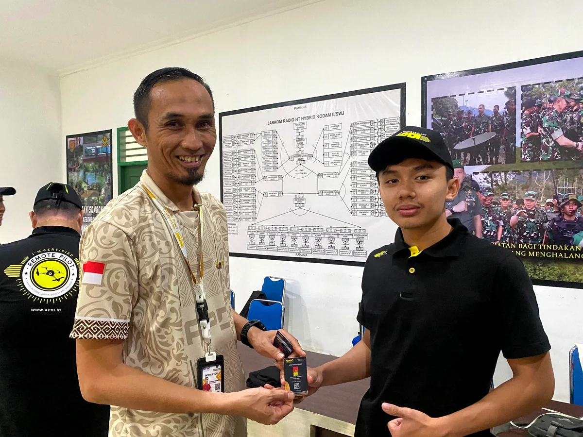 Completion handover with the UAV instructor