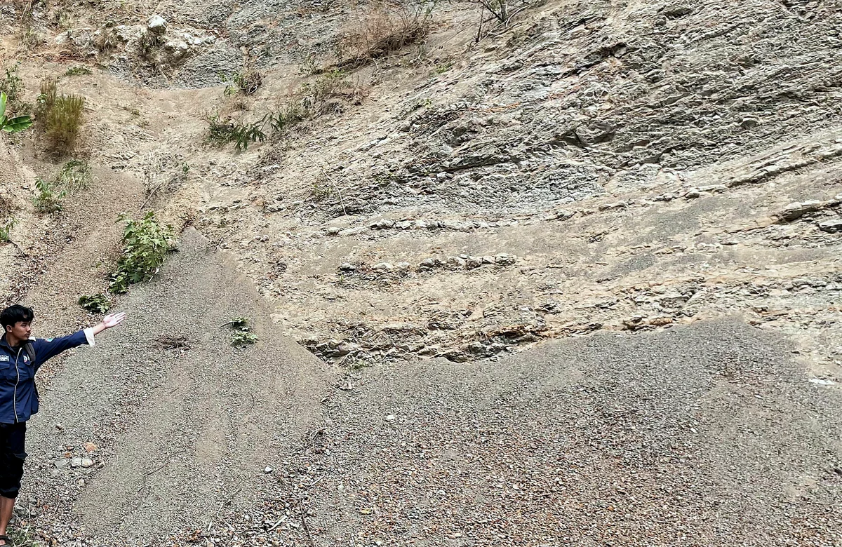 Person-scale Halang interbeds
